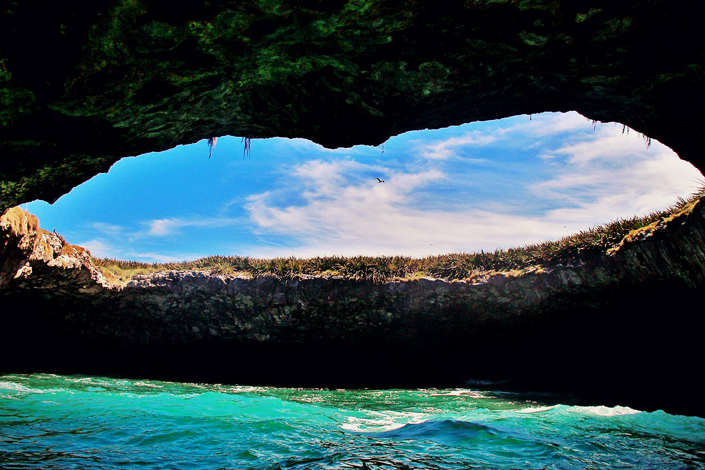 Enamórate de la Playa Escondida de Nayarit, la playa oculta más famosa de México