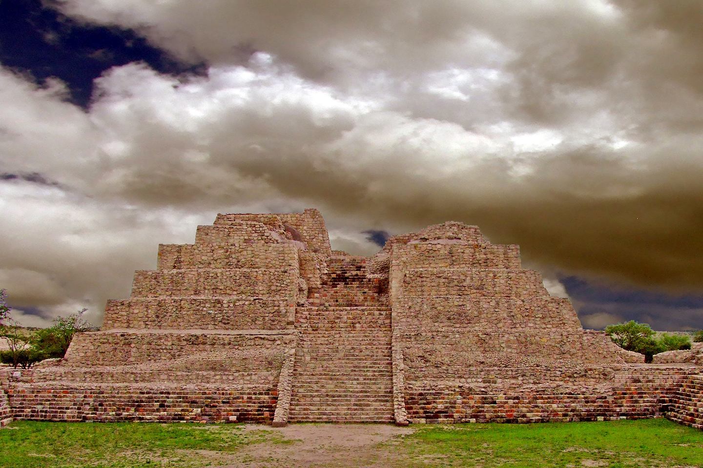 Las 15 pirámides de México que tienes que conocer alguna vez en tu vida