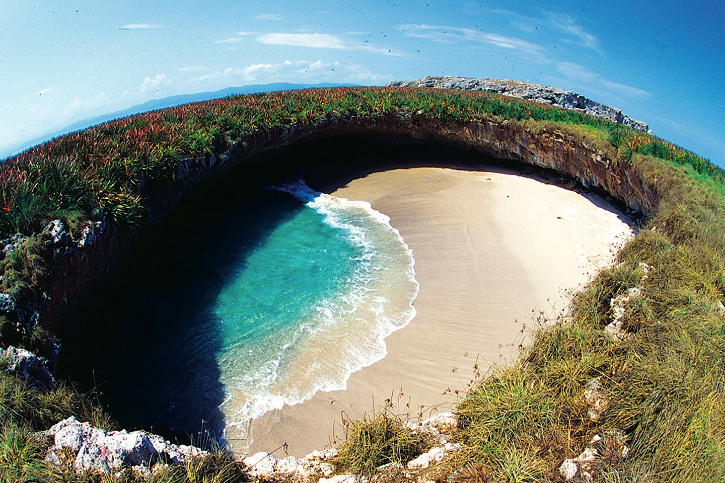 Enamórate de la Playa Escondida de Nayarit, la playa oculta más famosa de México